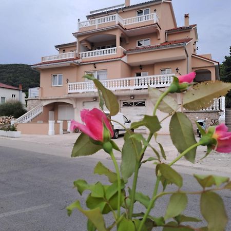 סופטרסקה דראגה Apartments Mig - With Beautiful Garden מראה חיצוני תמונה
