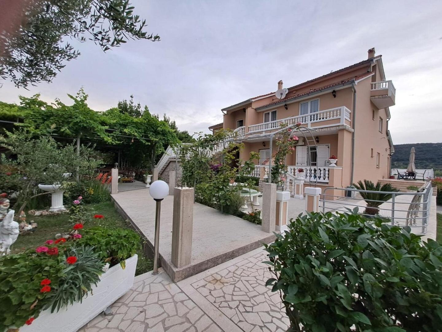 סופטרסקה דראגה Apartments Mig - With Beautiful Garden מראה חיצוני תמונה